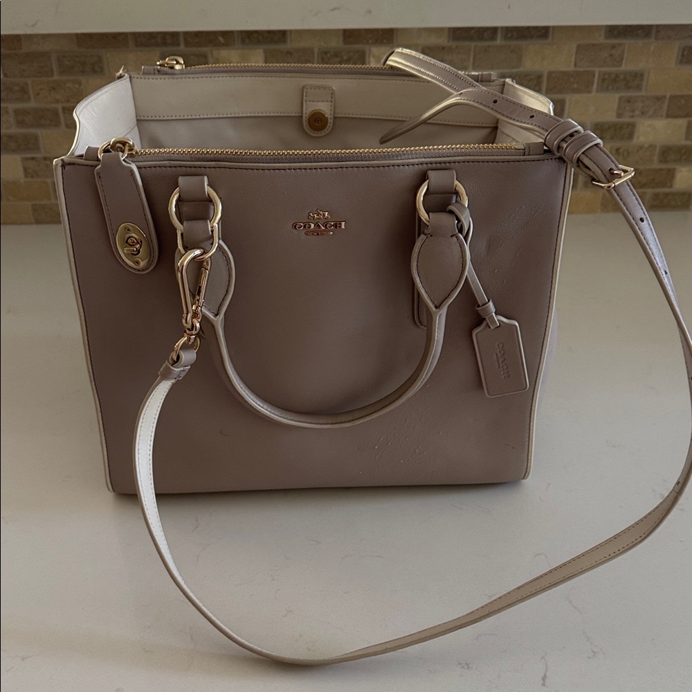 Coach Taupe and Ivory Purse with multiple strap options.  👜 NWOT ✨